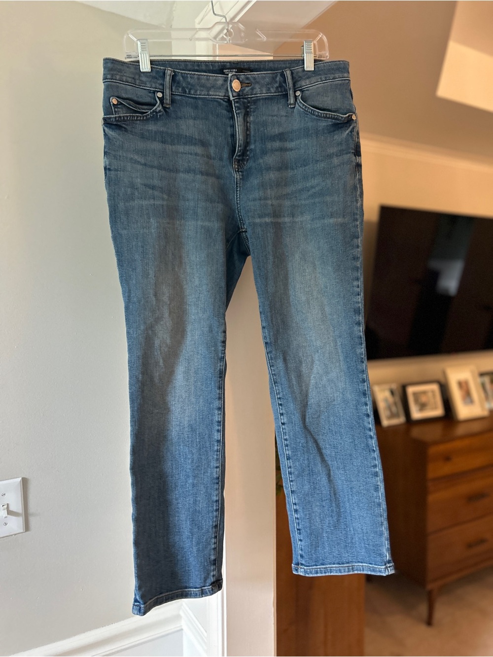 Vera Wang Straight-Leg Jeans in Mid Blue